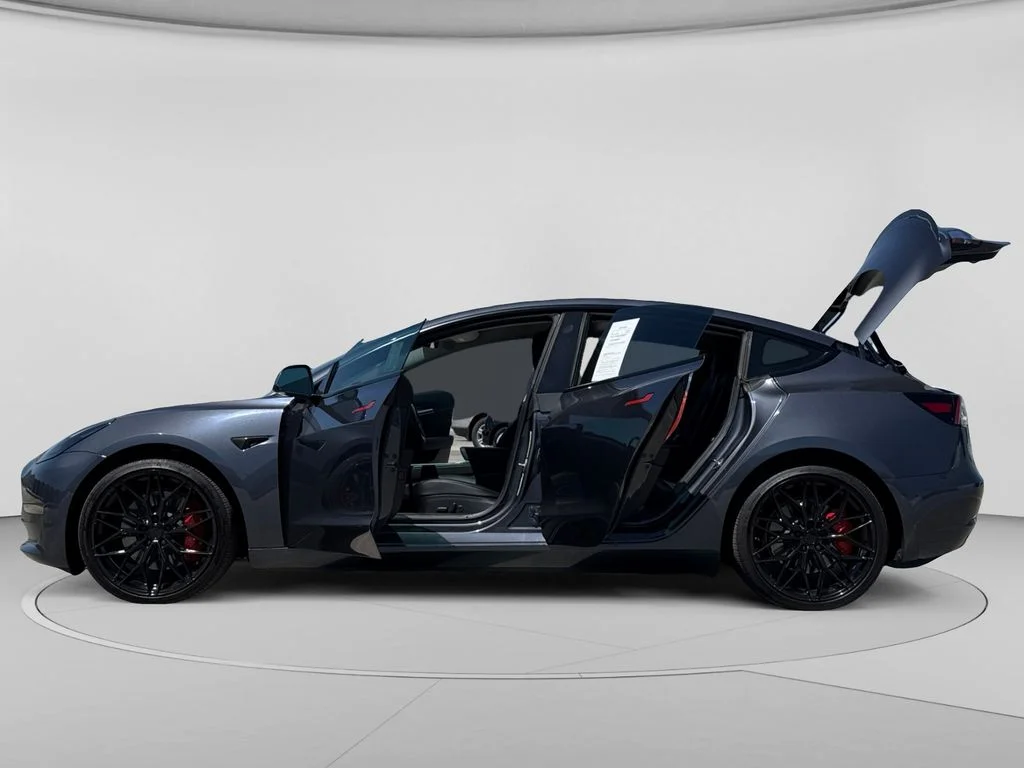 Used 2022  Tesla Performance image 27