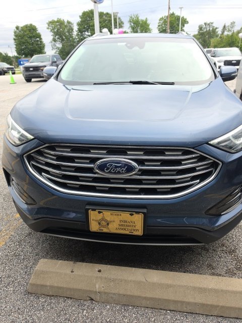 Used 2019 Blue Ford SEL image 1