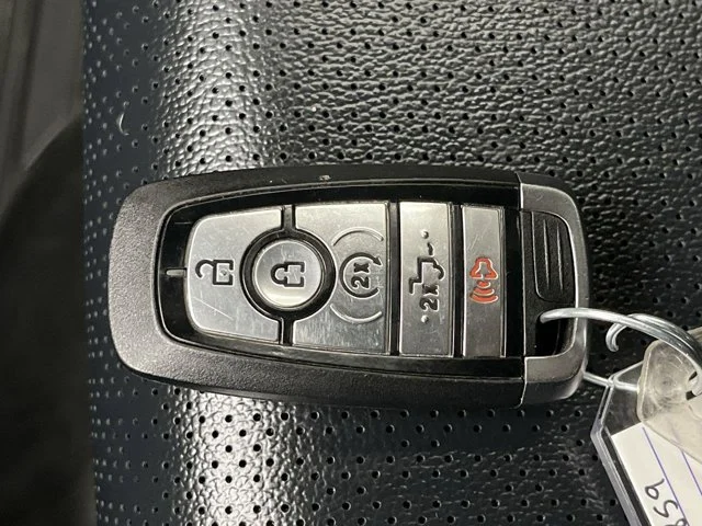 Used 2024 White Ford LARIAT image 33
