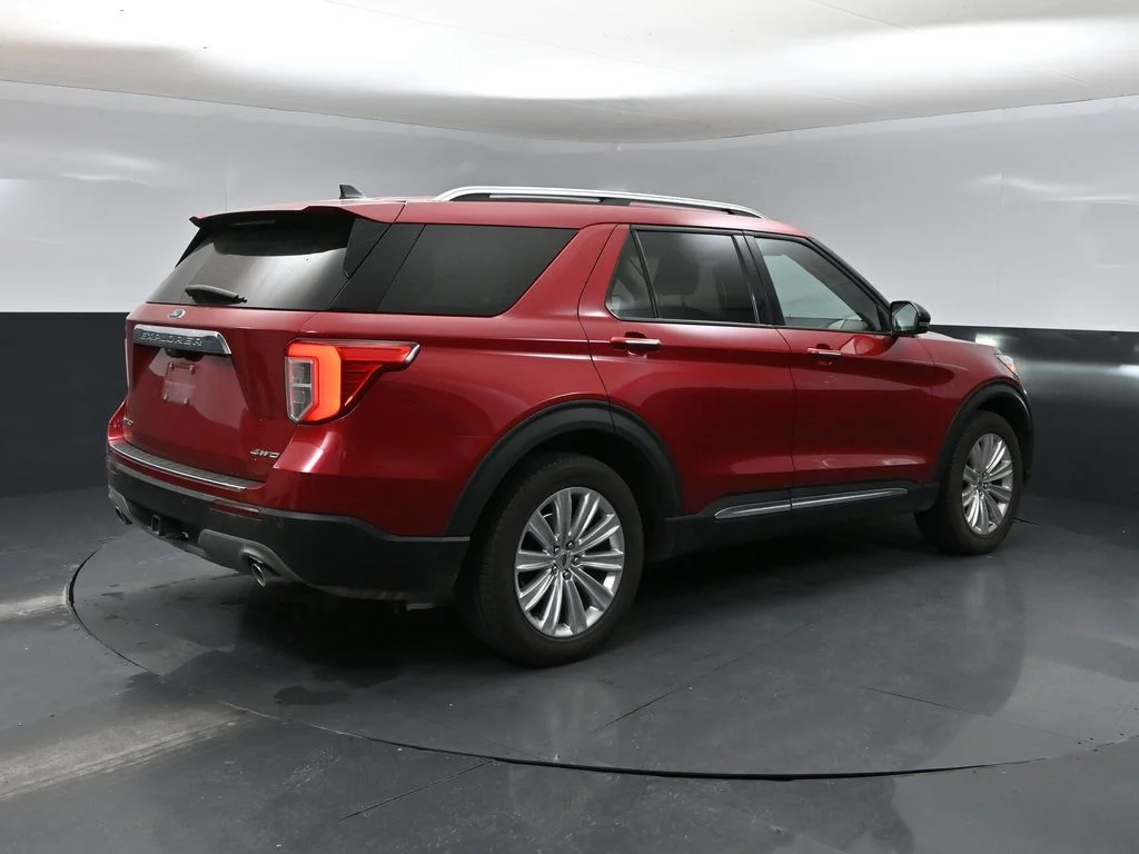 Used 2022 Red Ford Limited image 2
