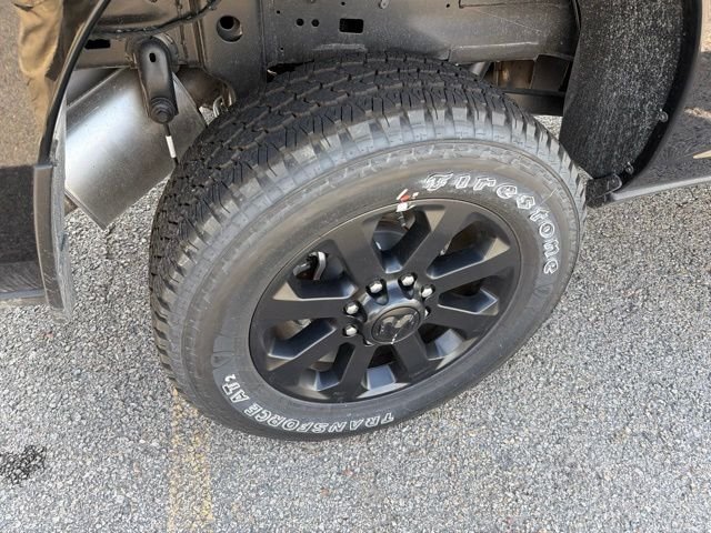 New 2026 Diamond Black Crystal Pearl-Coat Exterior Paint RAM Black Express image 8