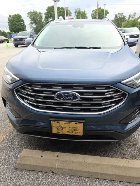 Used 2019 Blue Ford SEL image 1
