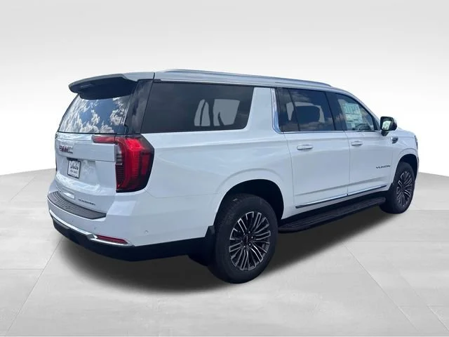 New 2026 Summit White GMC Elevation image 5