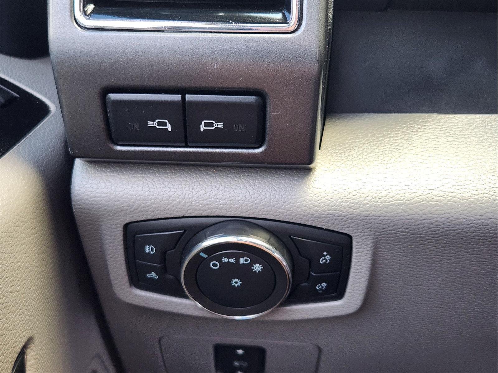 Used 2020 Iconic Silver Ford XLT image 22