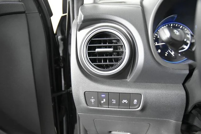 Used 2021 Black Hyundai Ultimate image 43