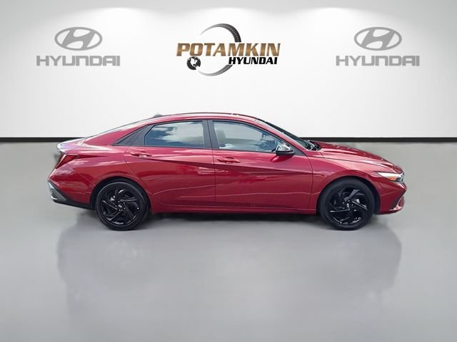 Used 2026 Red Hyundai SEL Sport image 4