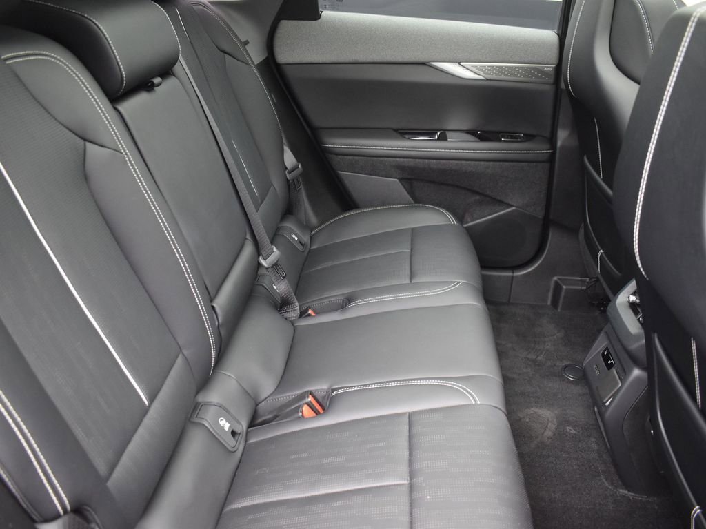 2025 CADILLAC OPTIQ - Image 35