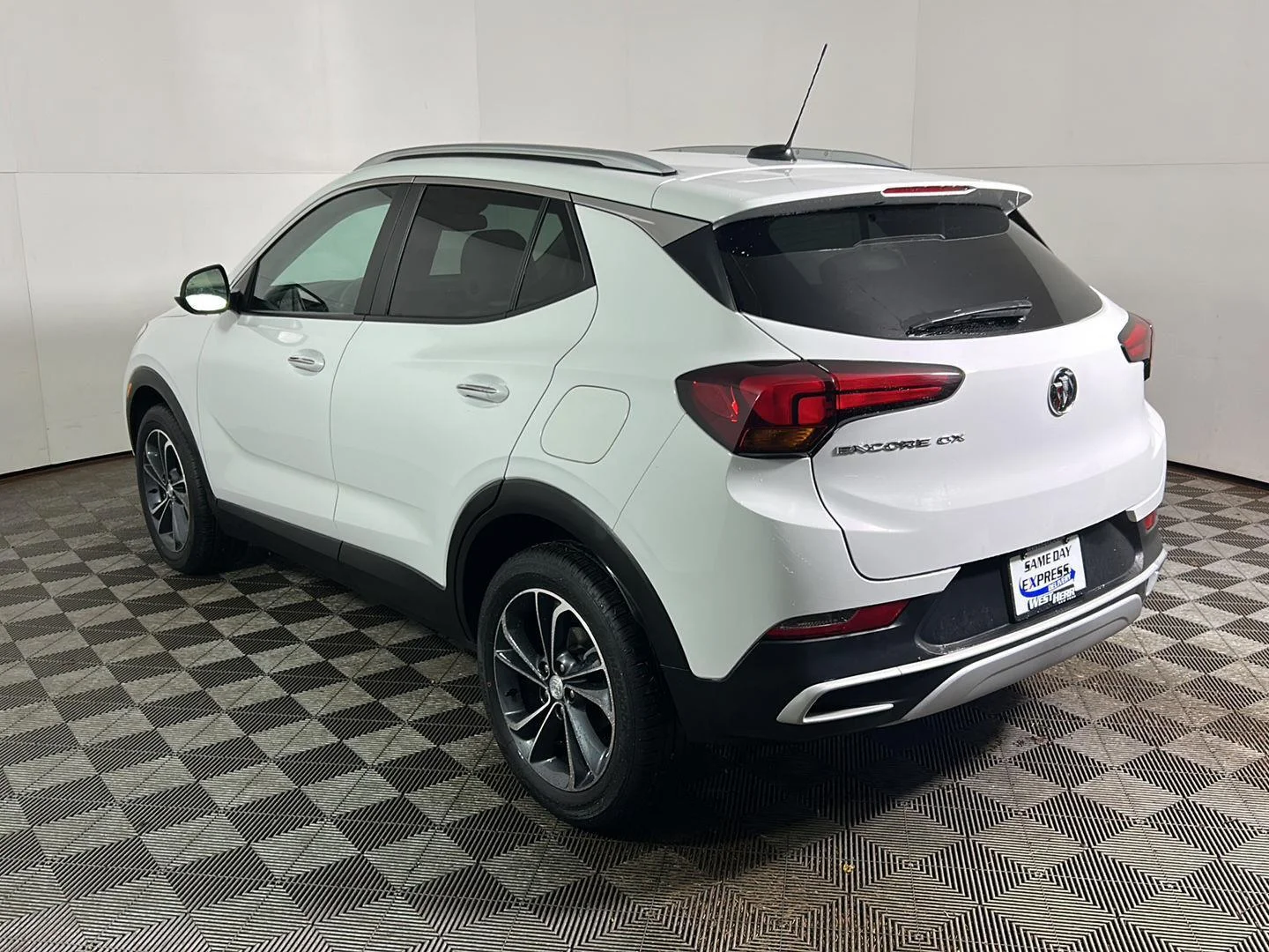 Used 2023 Summit White Buick Select image 11