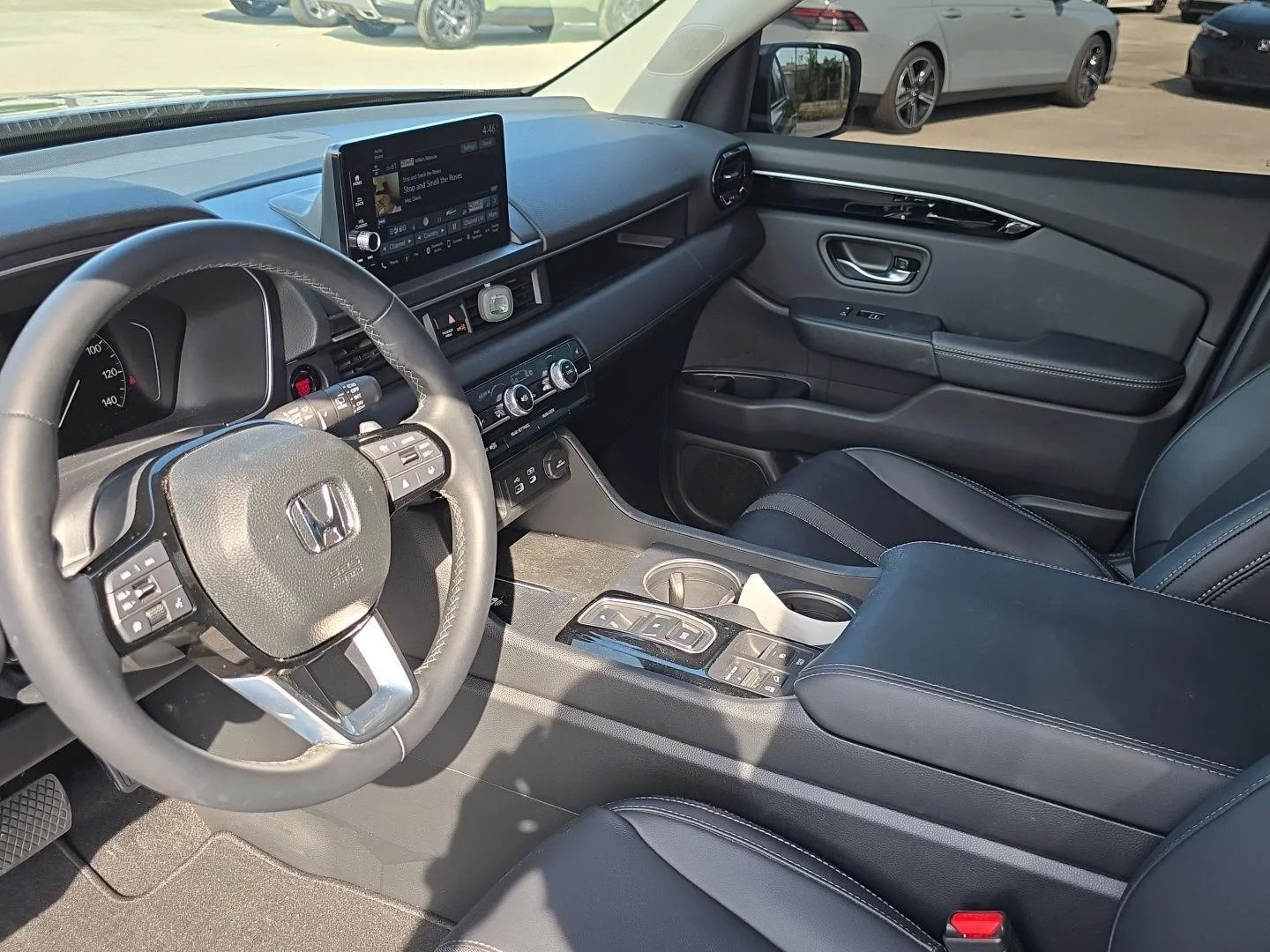 Used 2025 Modern Steel Metallic Honda EX-L image 11