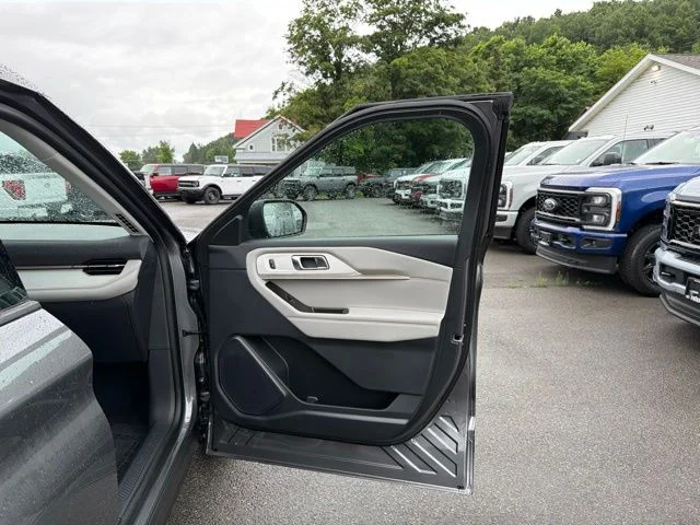 New 2026 Carbonized Gray Metallic Ford Active image 27