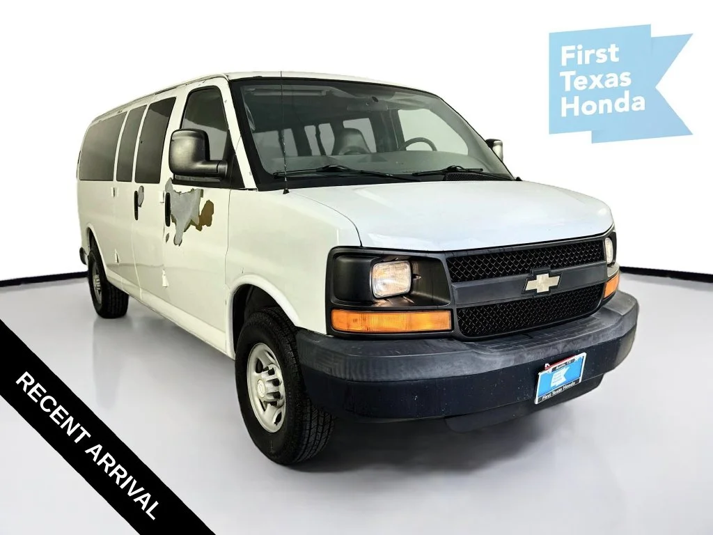 Used 2008 Summit White Chevrolet LS image 1