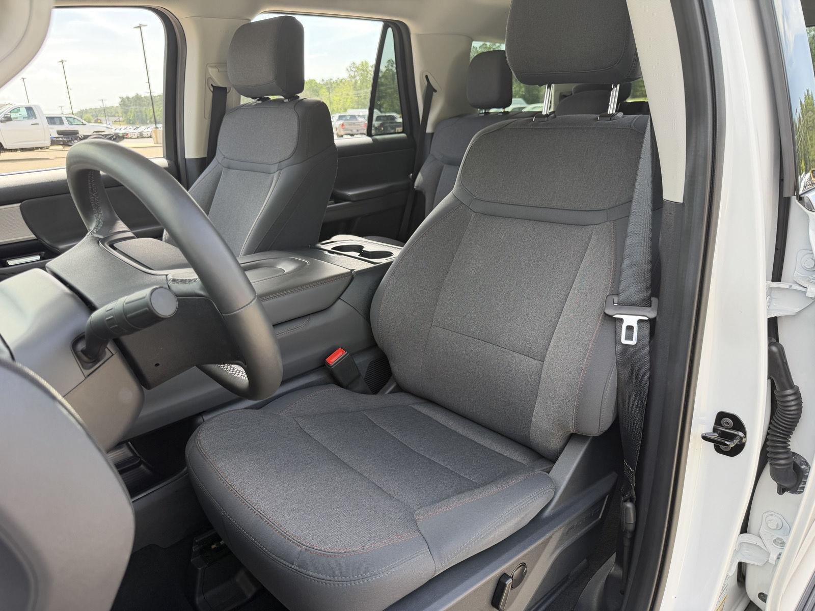 Used 2025 Oxford White Ford Active image 16