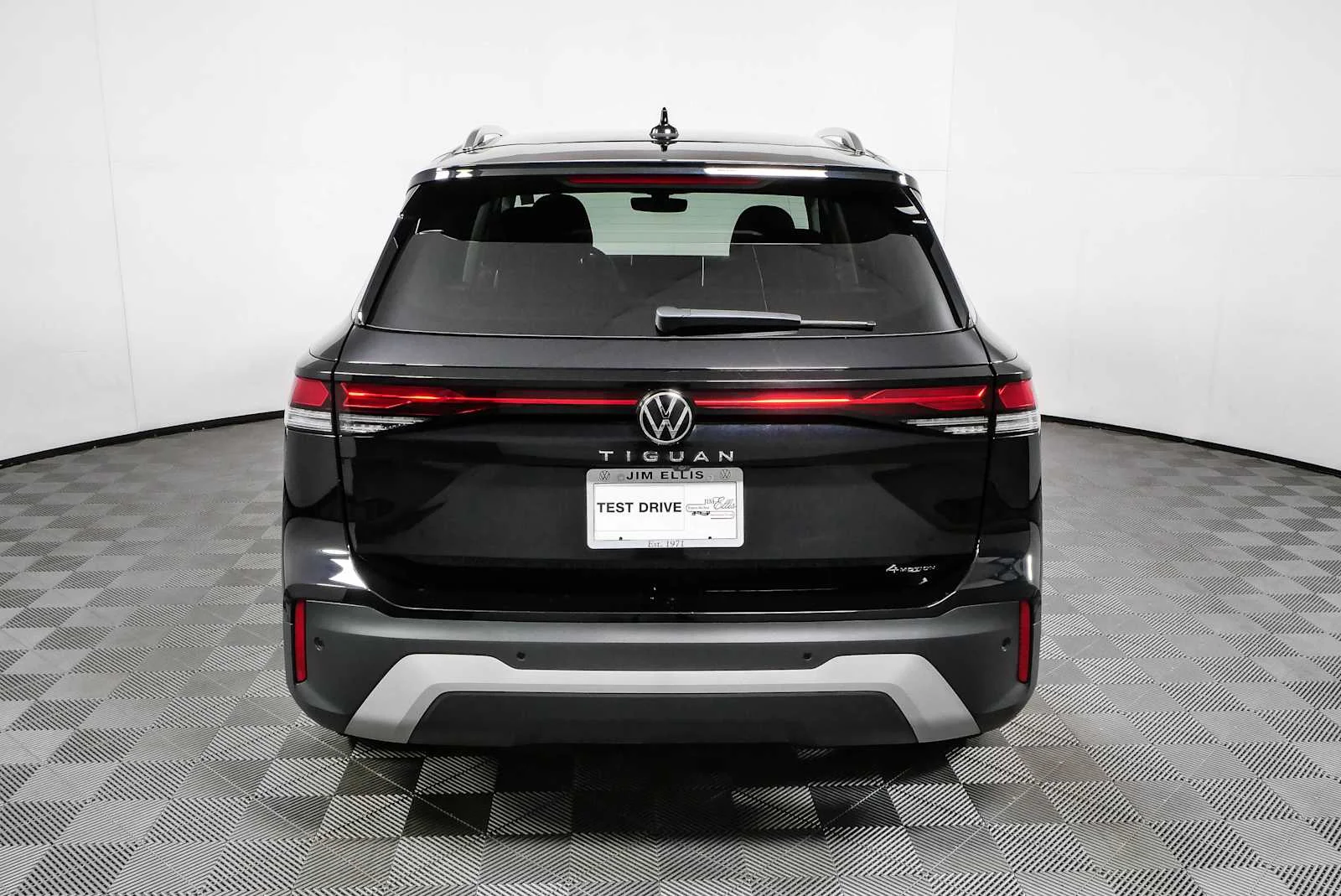 Certified Used 2025 Deep Black Pearl Volkswagen S image 27