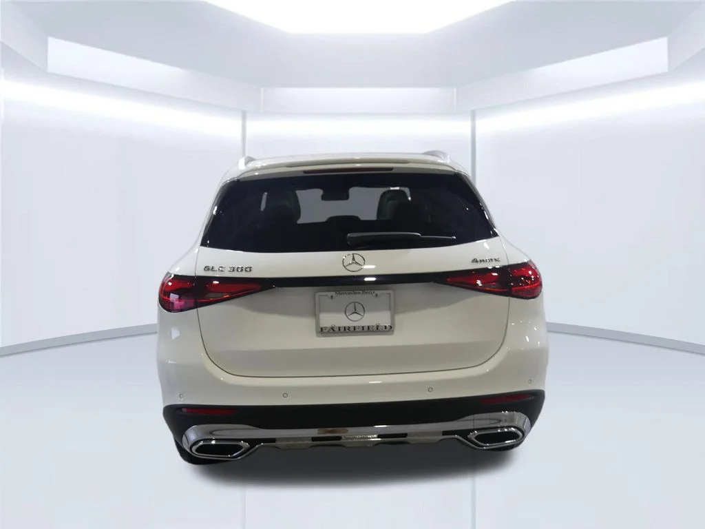 New 2026 Polar White Mercedes-Benz GLC 300 image 4