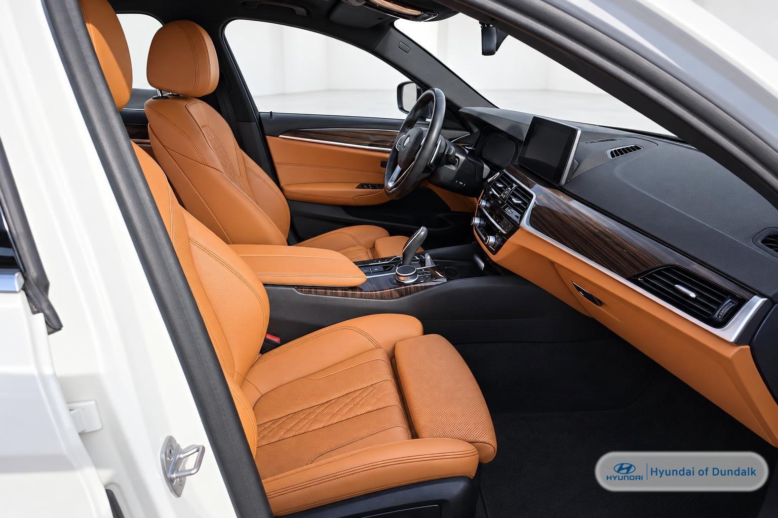 Used 2021 White BMW 530i xDrive image 8