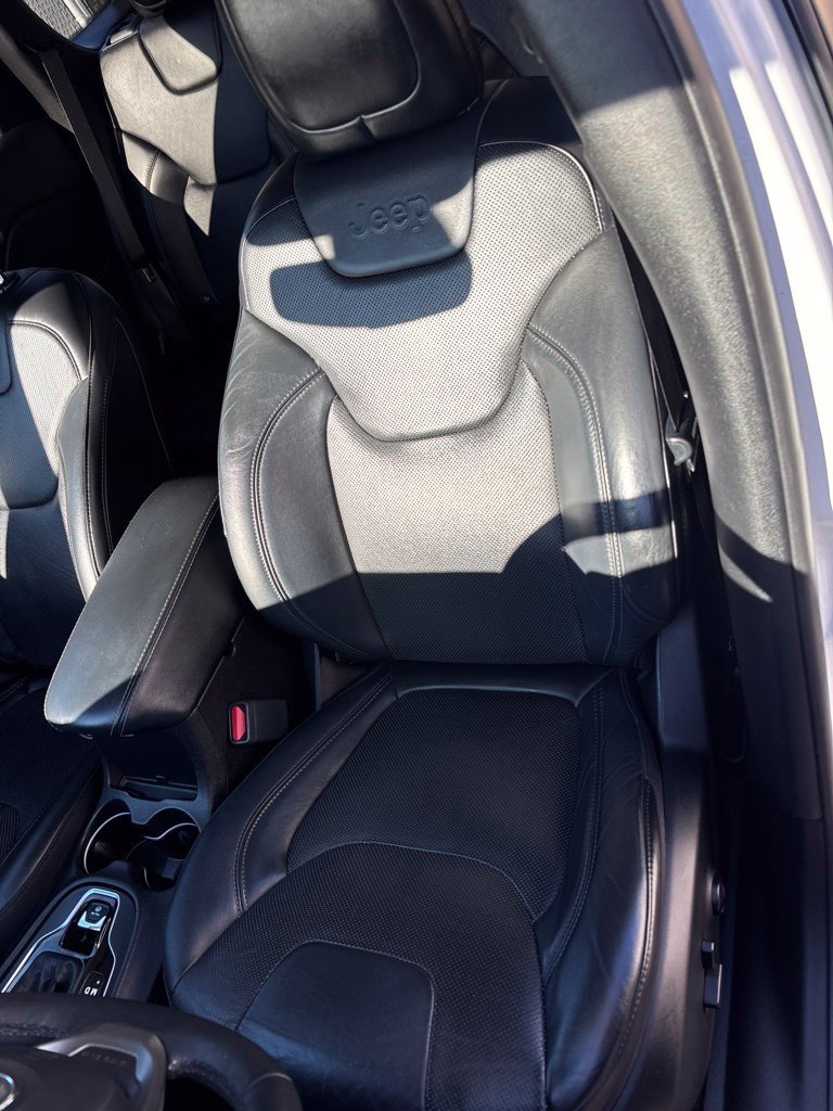 Used 2019 White Jeep Limited image 11