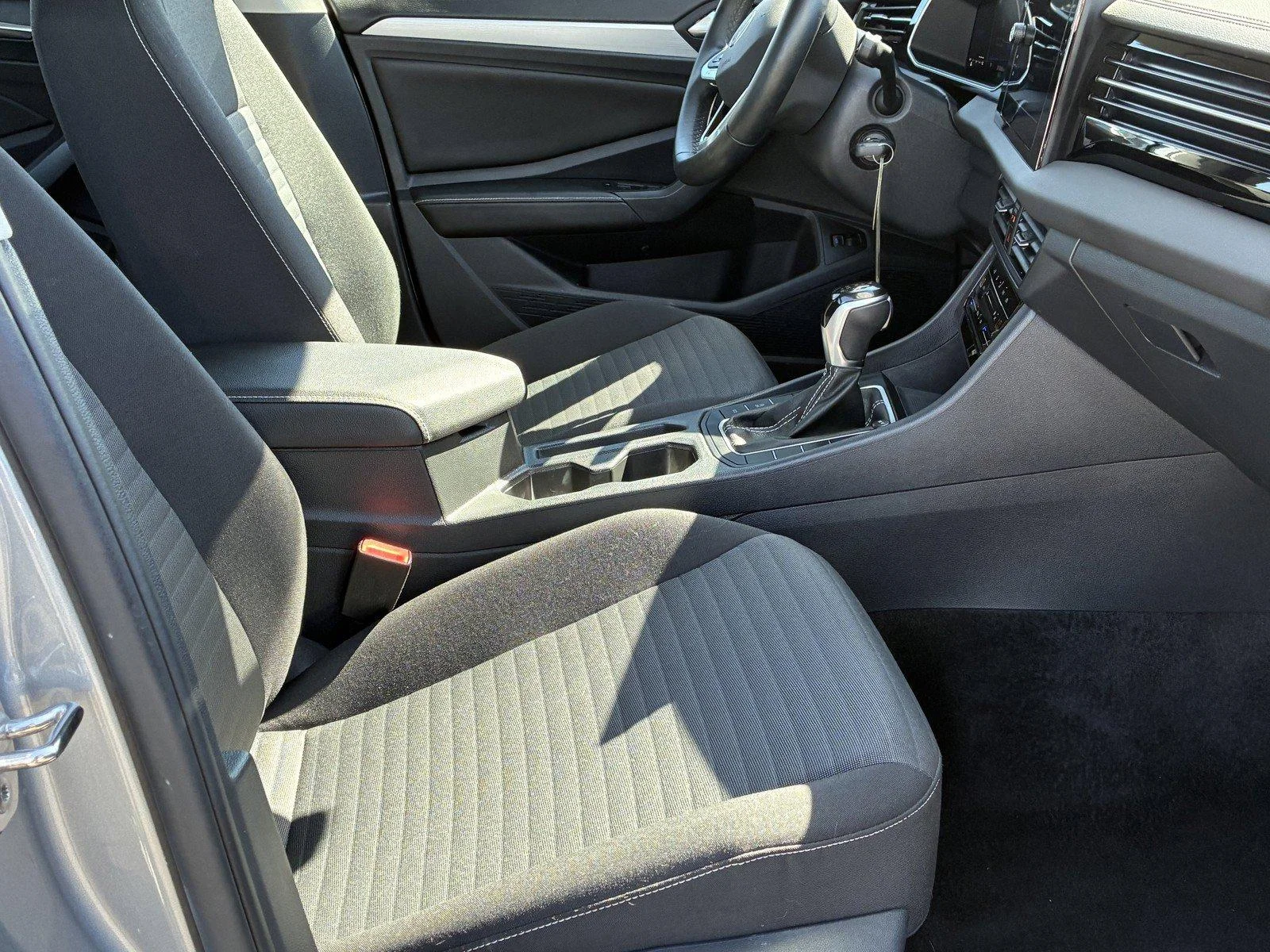Used 2025  Volkswagen S image 7
