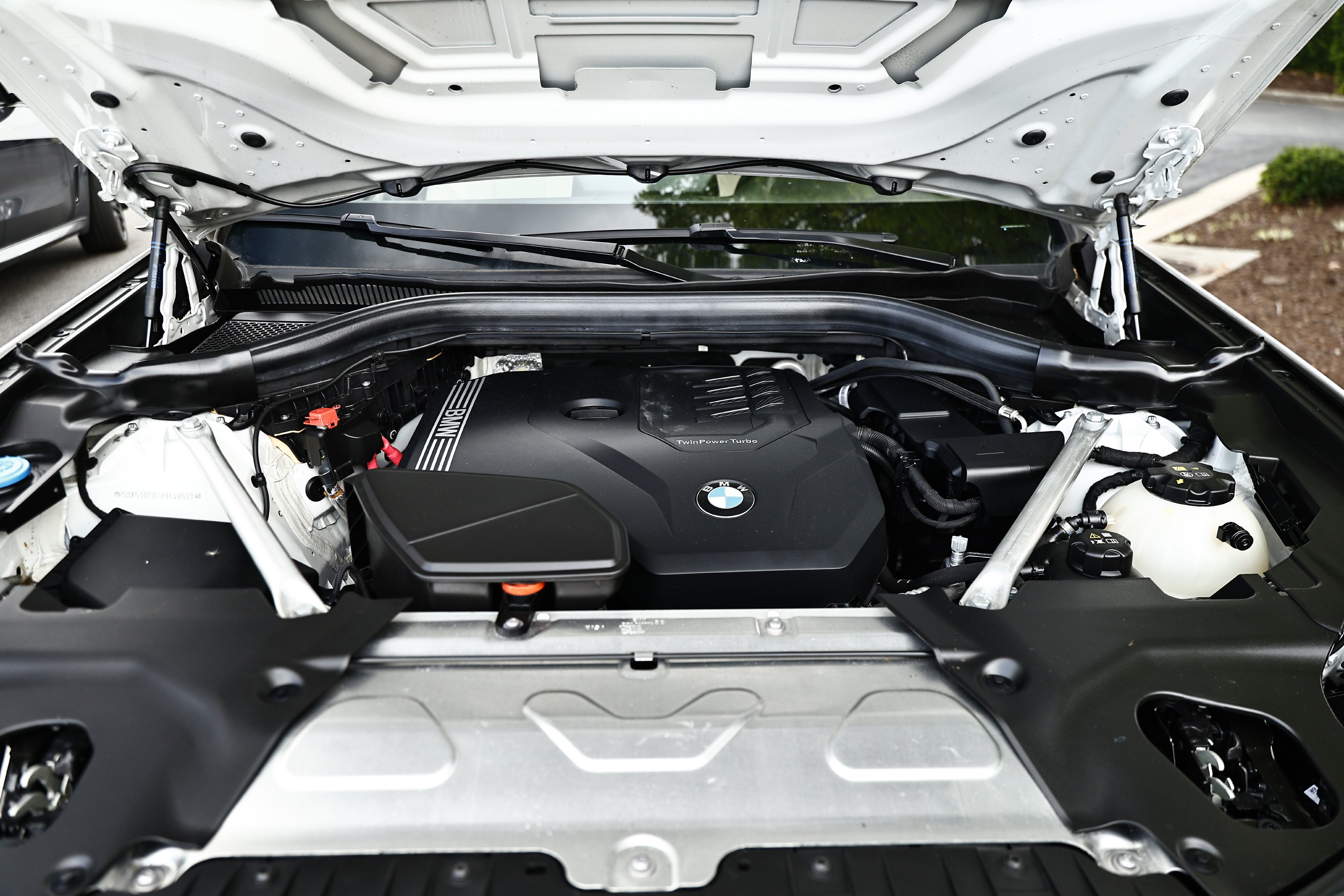 Used 2024 Alpine White BMW xDrive30i image 30