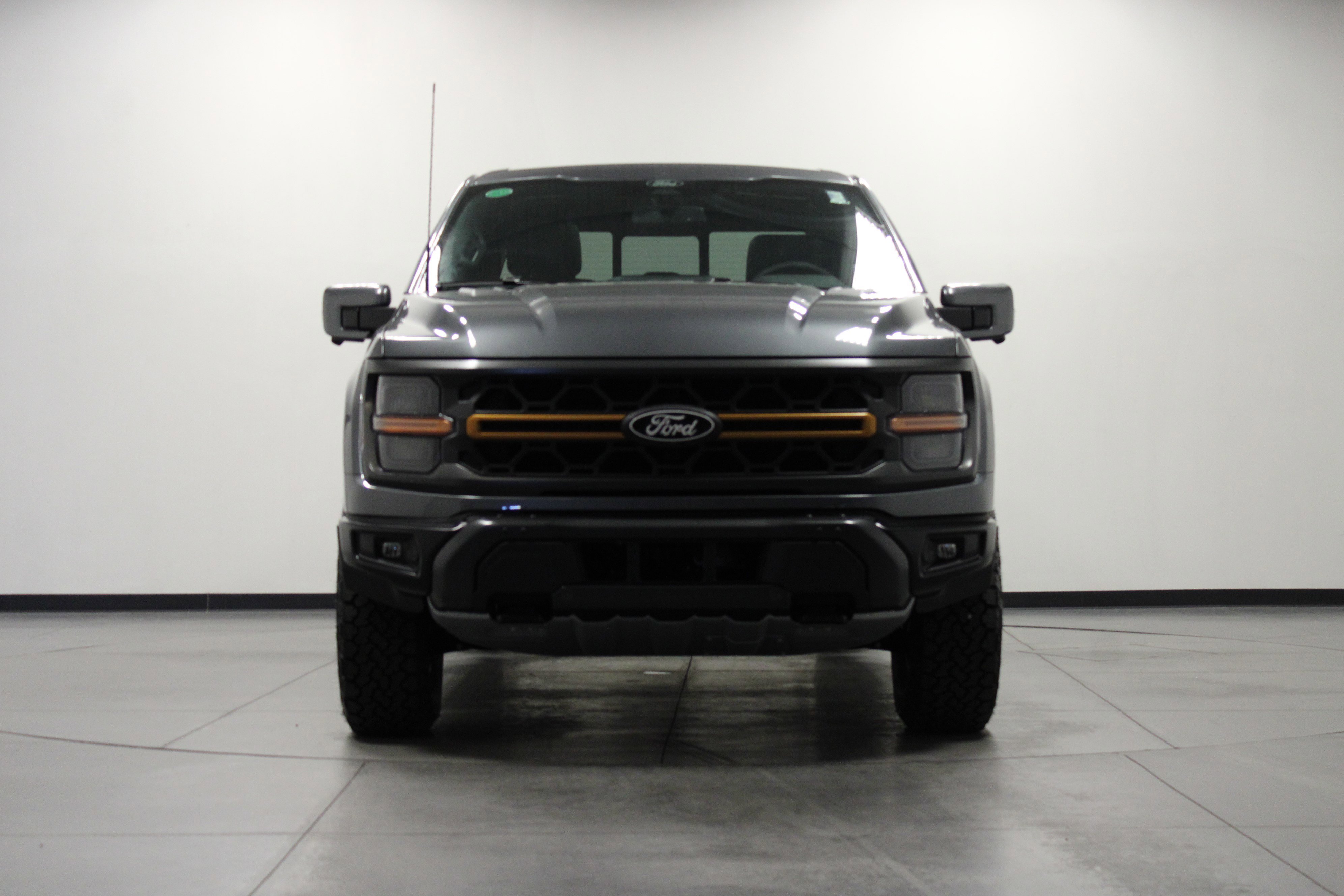 New 2026 Carbonized Gray Metallic Ford Tremor image 9