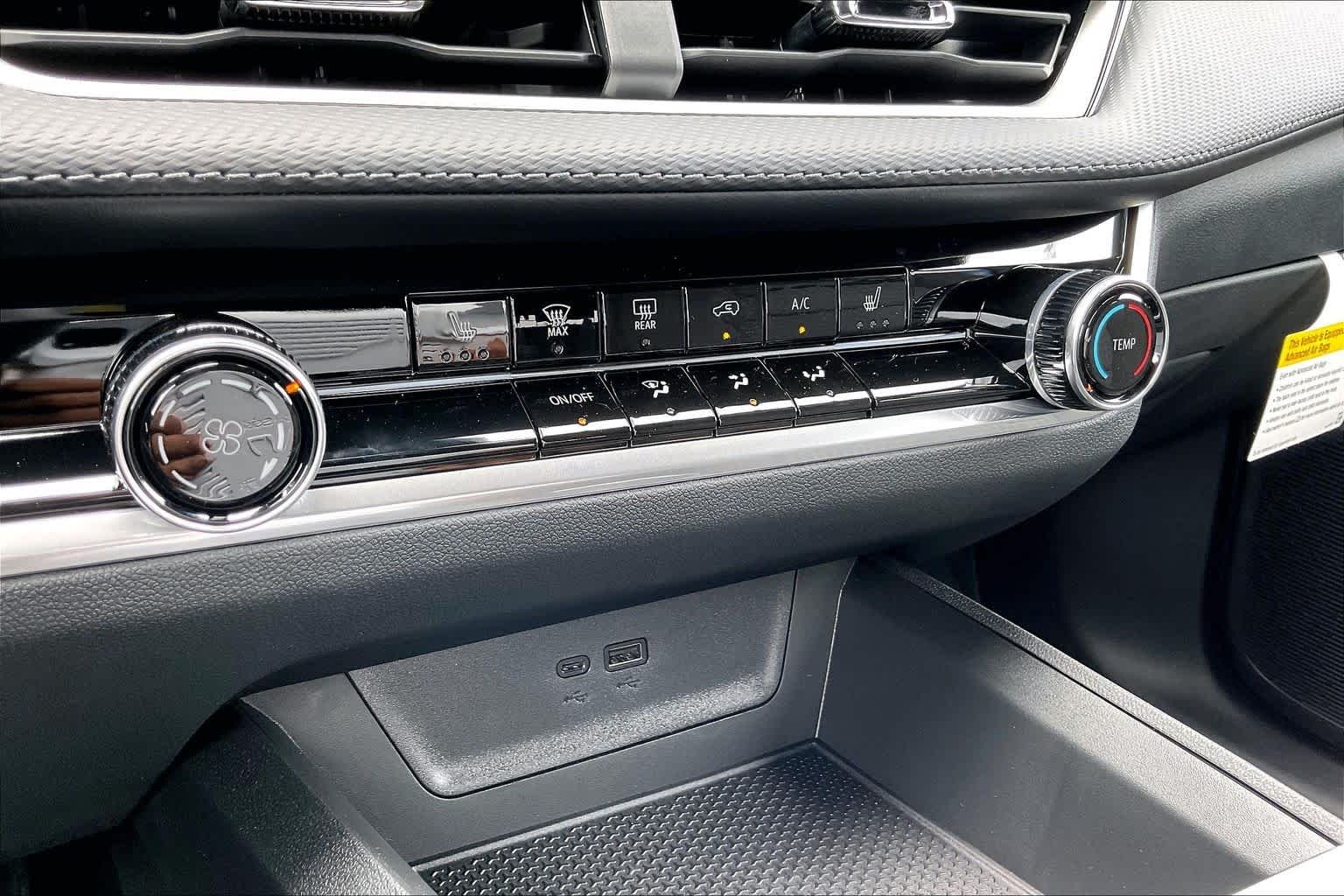 2027 Chevrolet Equinox LT - Photo 19