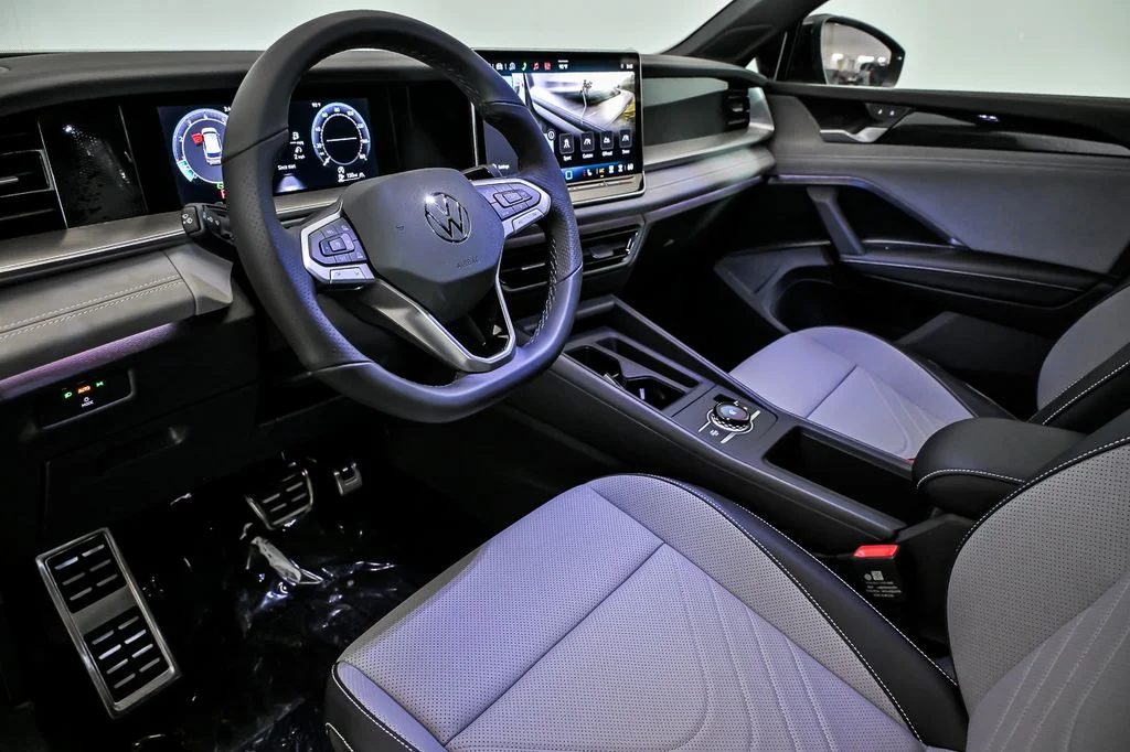 2026 Volkswagen Tiguan SE R-LINE BLACK - Photo 6