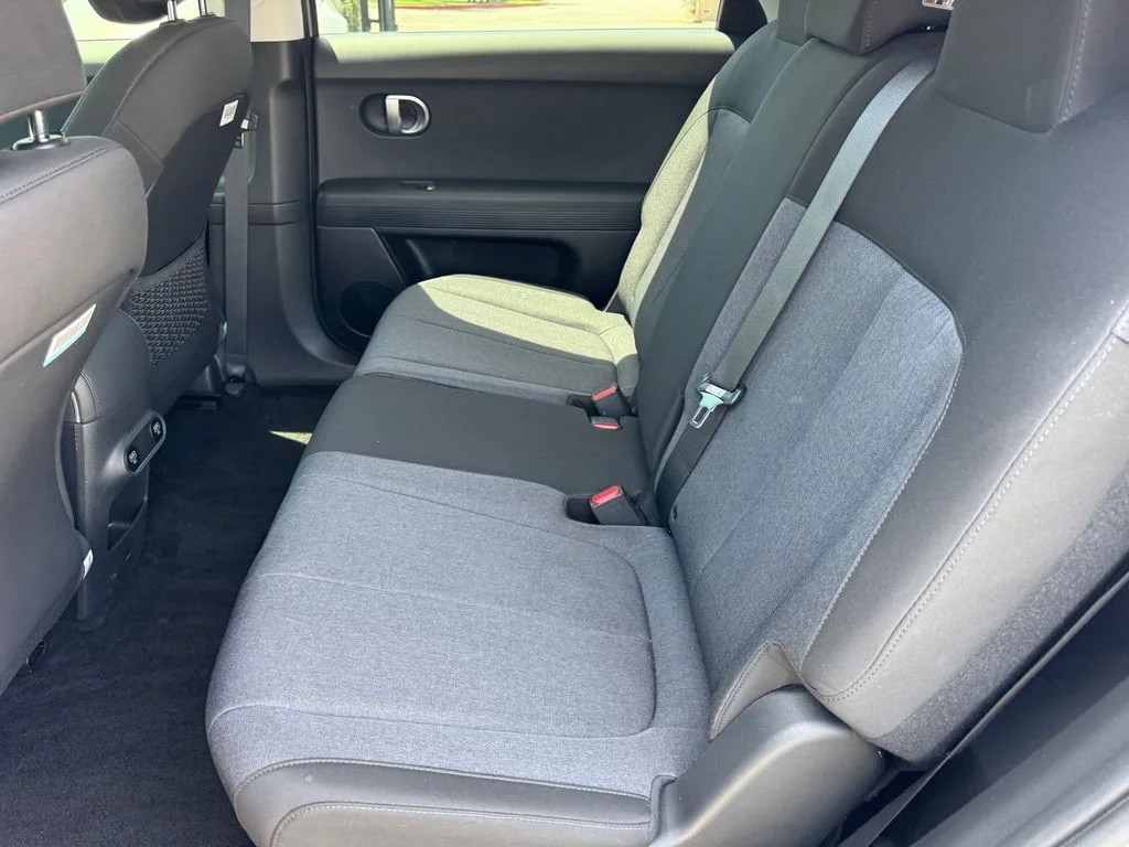 Used 2024 Gray Hyundai SE image 8