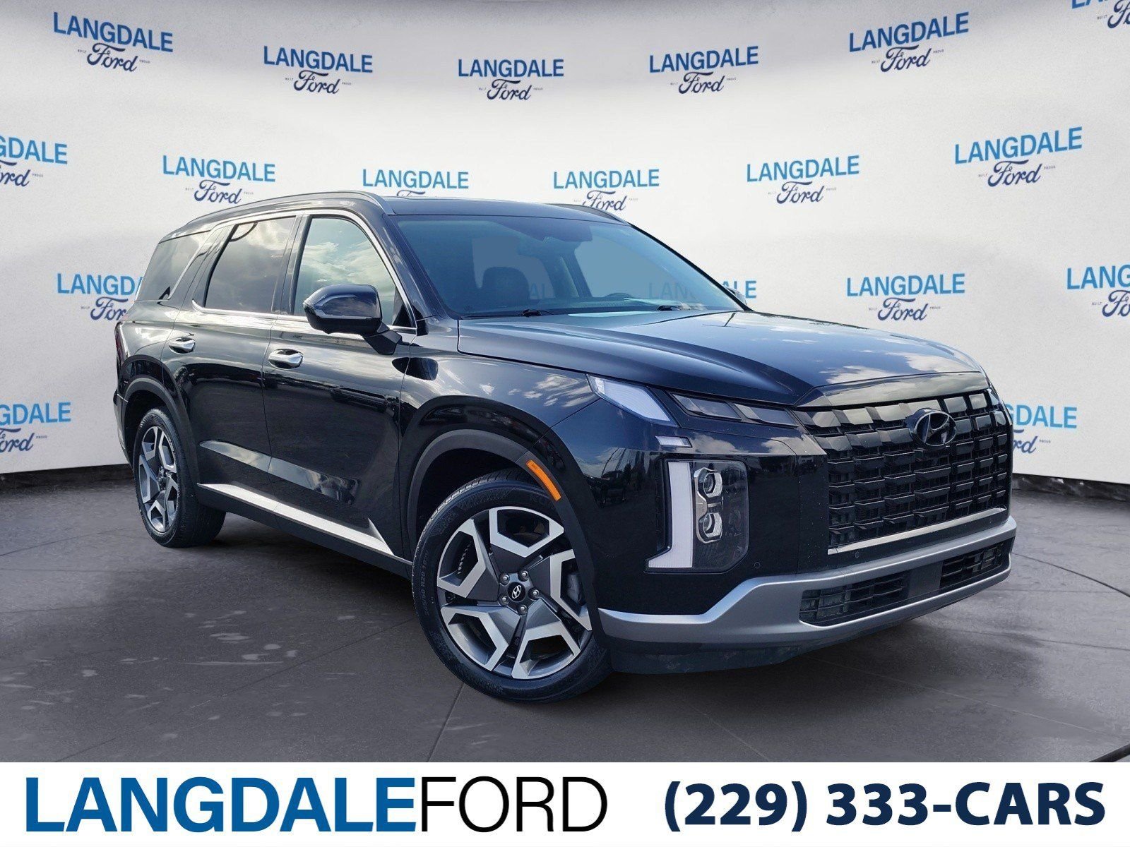 Used 2024 Black Hyundai SEL image 1