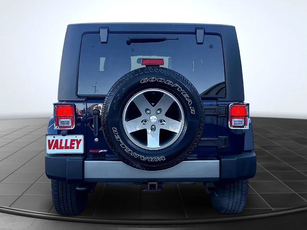 Used 2013 True Blue Pearlcoat Jeep Sport image 10
