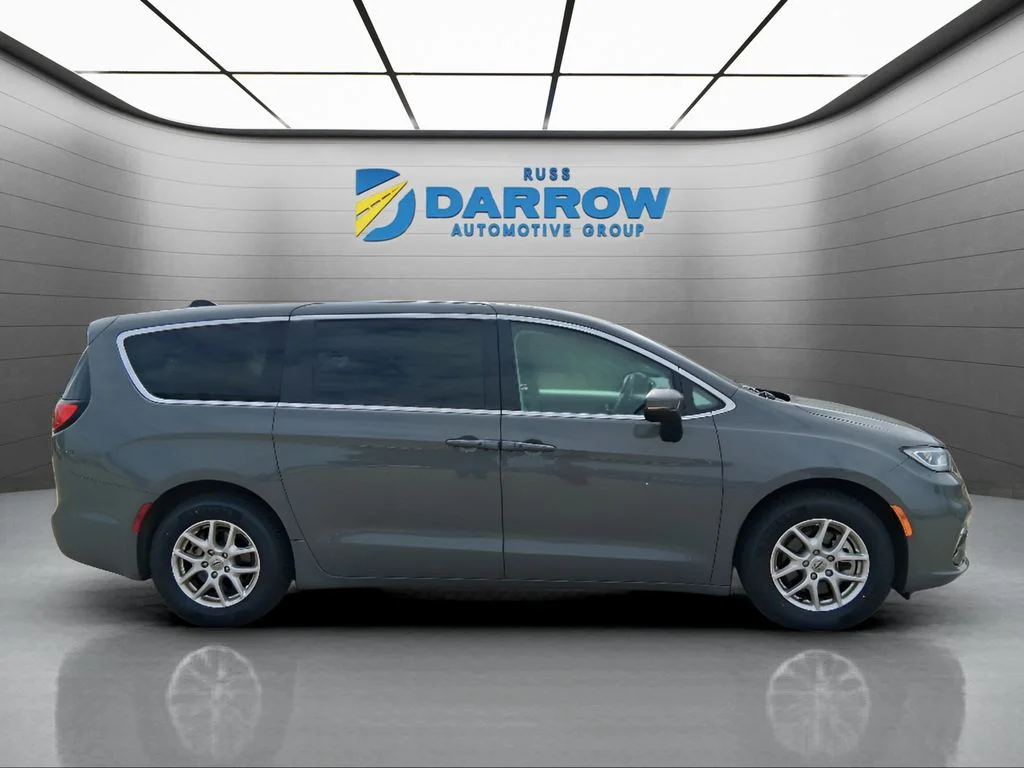 Used 2023 White Chrysler Touring L image 6
