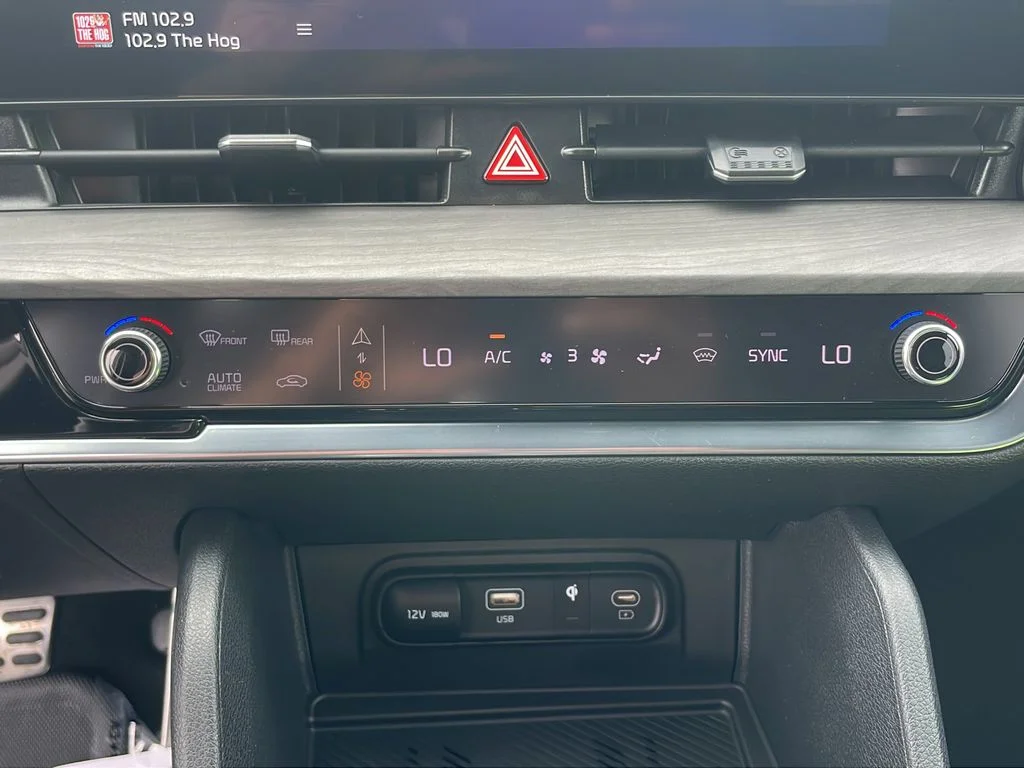 Certified Used 2023 Green Kia X-Pro Prestige image 30