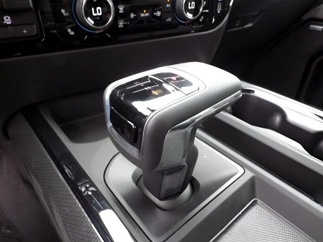 2025 Chevrolet Silverado 1500 ZR2 - Photo 11