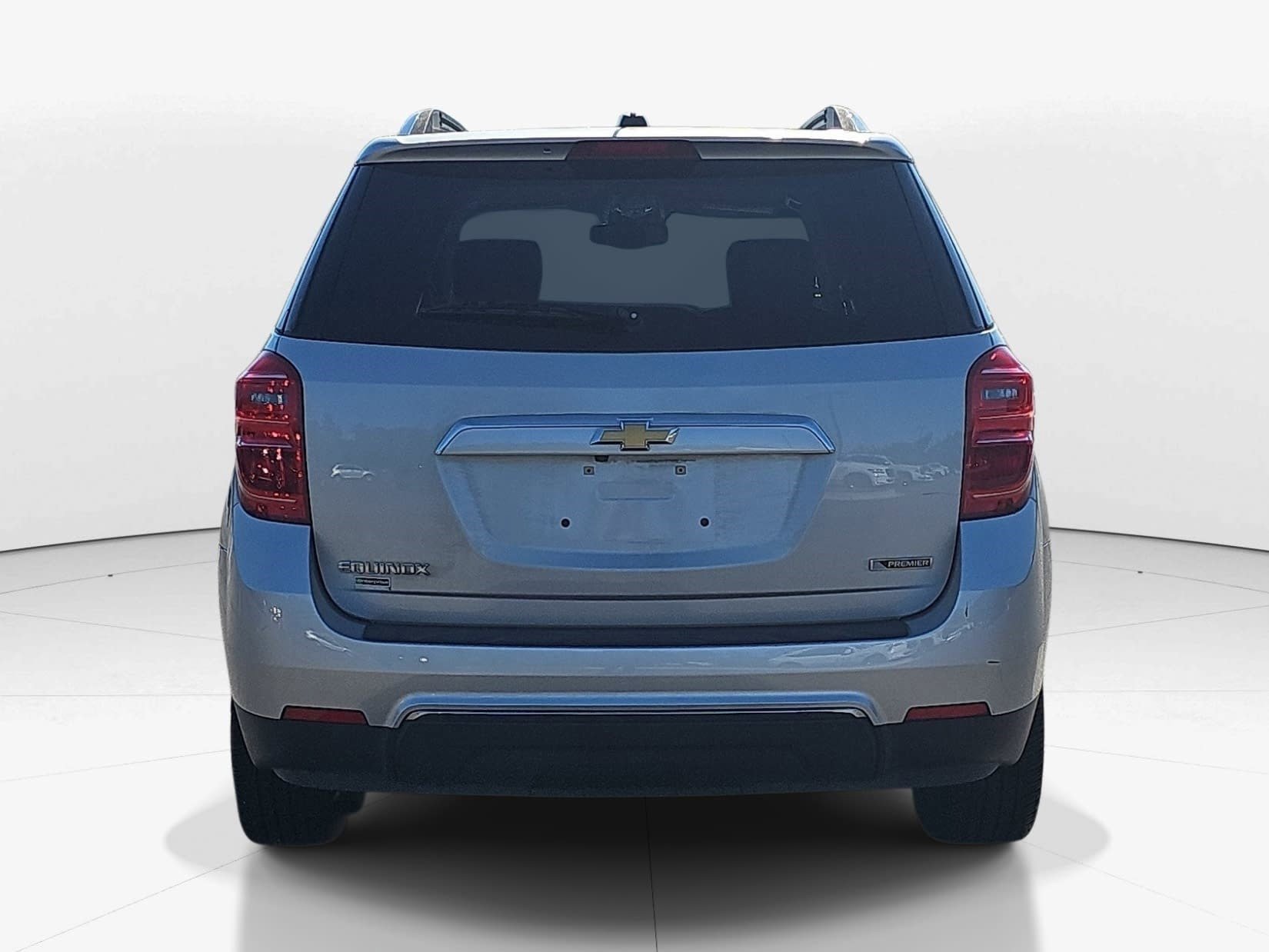 Used 2017 Silver Ice Metallic Chevrolet Premier image 4