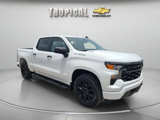 Used 2025 Summit White Chevrolet Custom image 7