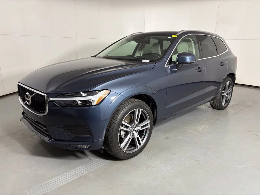 Used 2021 Blue Volvo T5 Momentum image 4