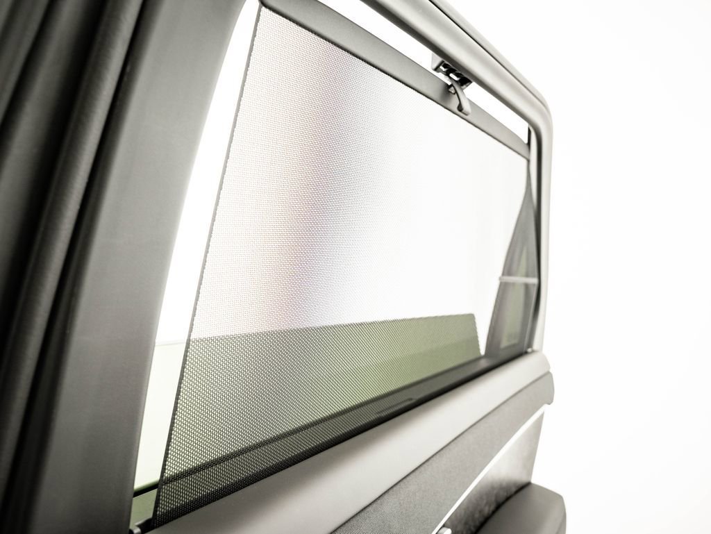 New 2026 Ethereal Frost Satin LAND ROVER  image 44
