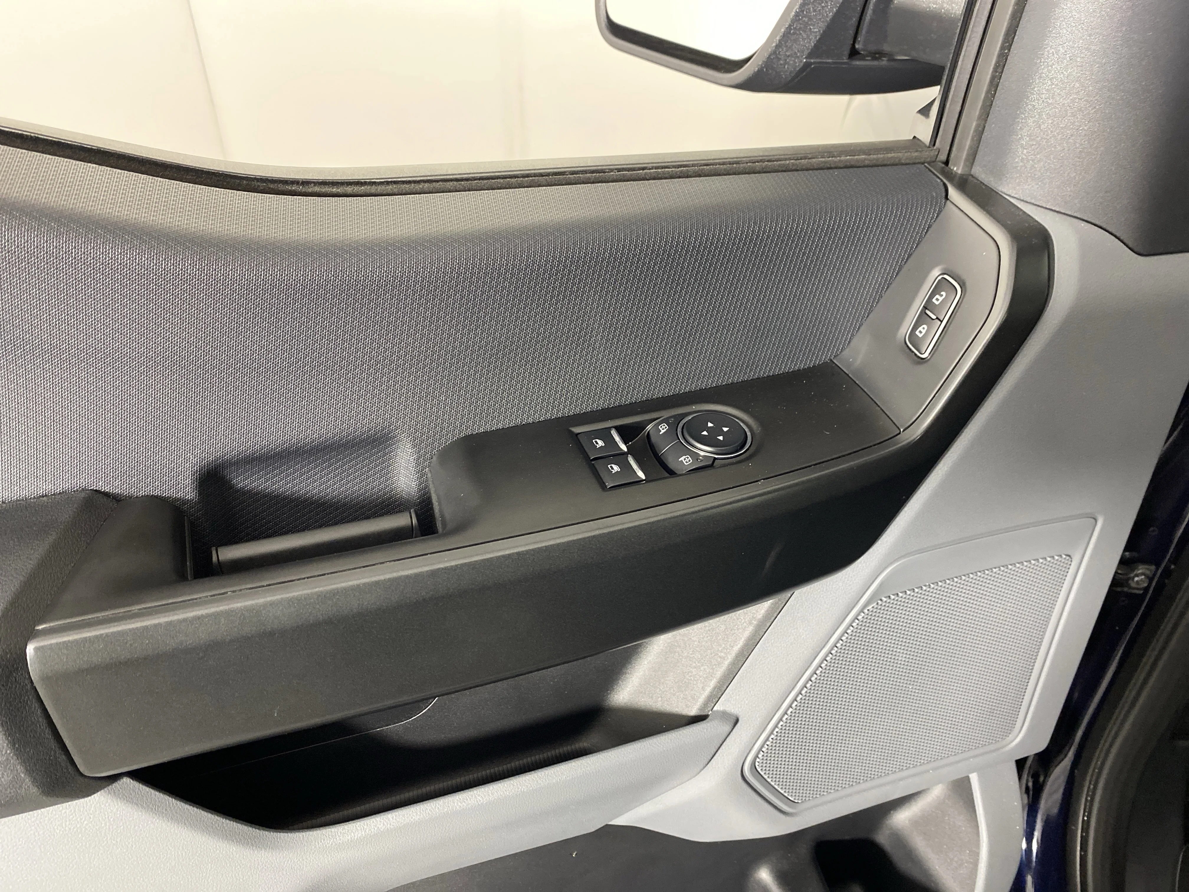 Used 2025 Blue Metallic Ford XL image 15
