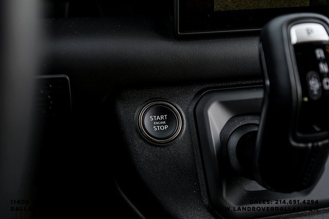 Used 2025 Santorini Black Metallic Land Rover X-Dynamic SE image 19