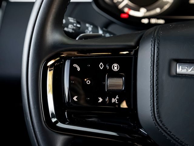 Used 2024 Fuji White Land Rover Dynamic SE image 19