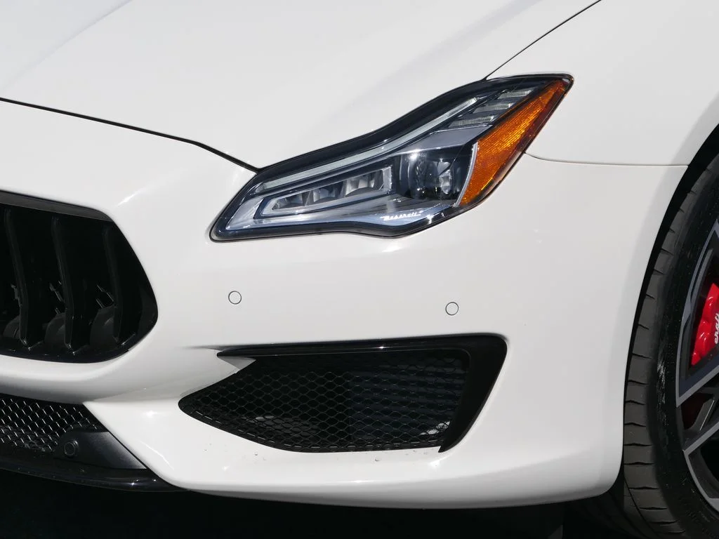 Used 2024  Maserati Modena image 7