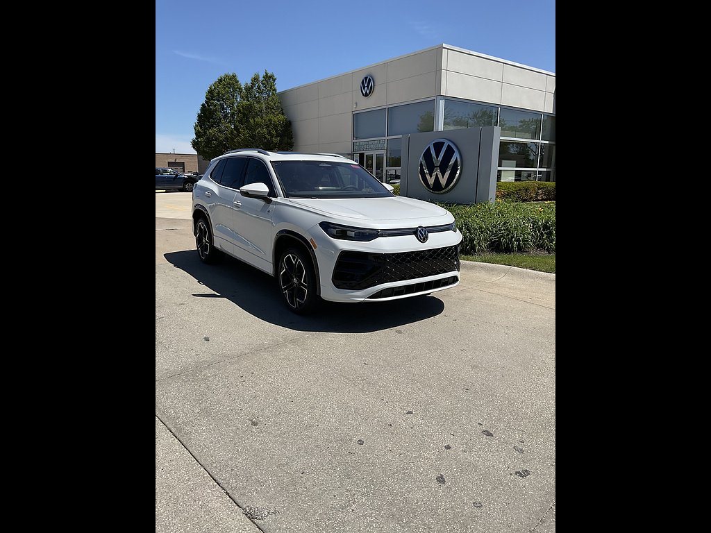 2026 Volkswagen Tiguan 2.0T SEL R-Line Turbo 4Motion's photo