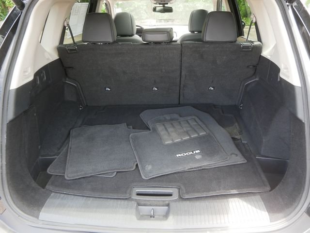 Used 2021 Black Nissan SL image 9