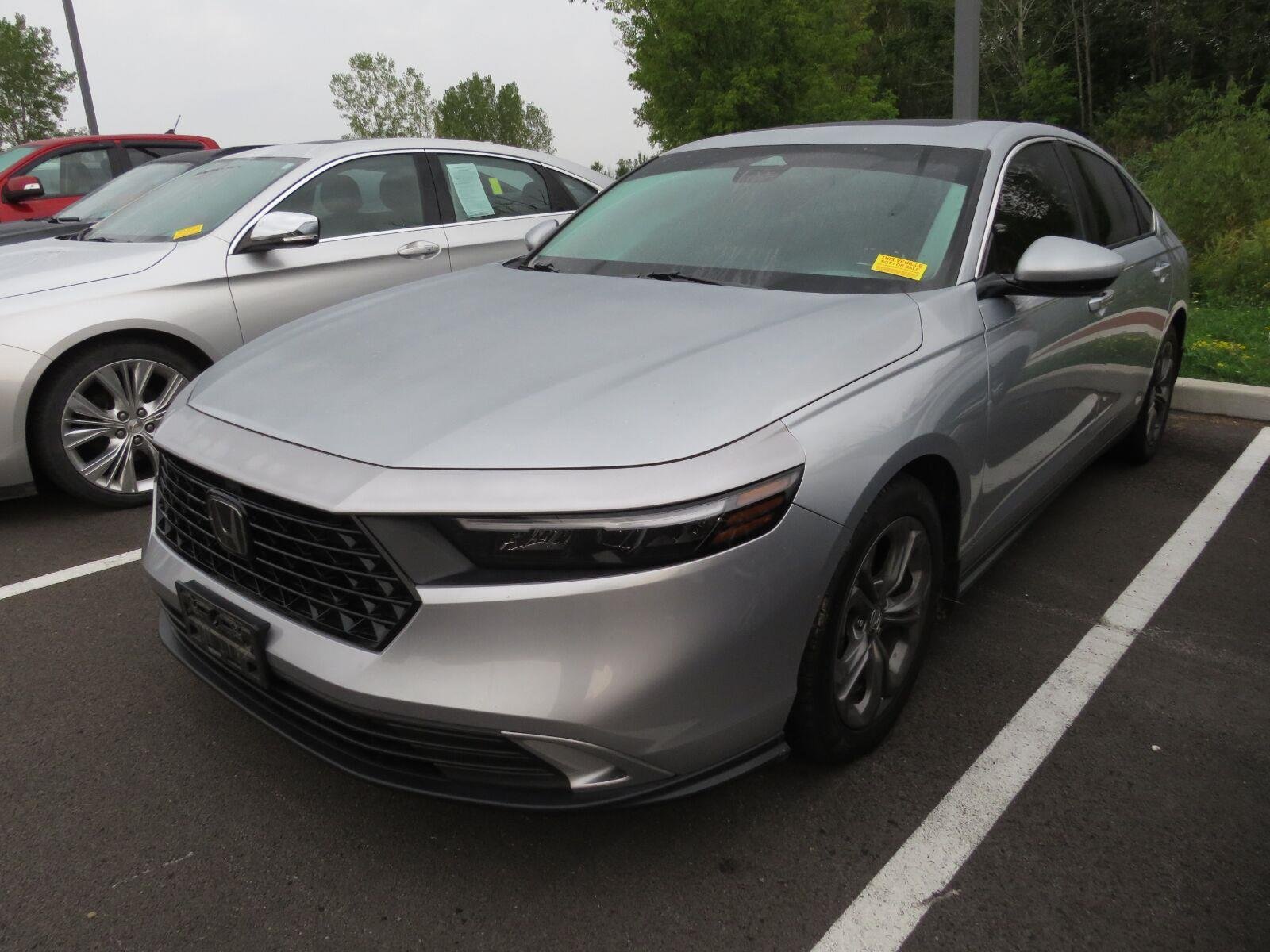 Used 2024 Solar Silver Metallic Honda EX image 5