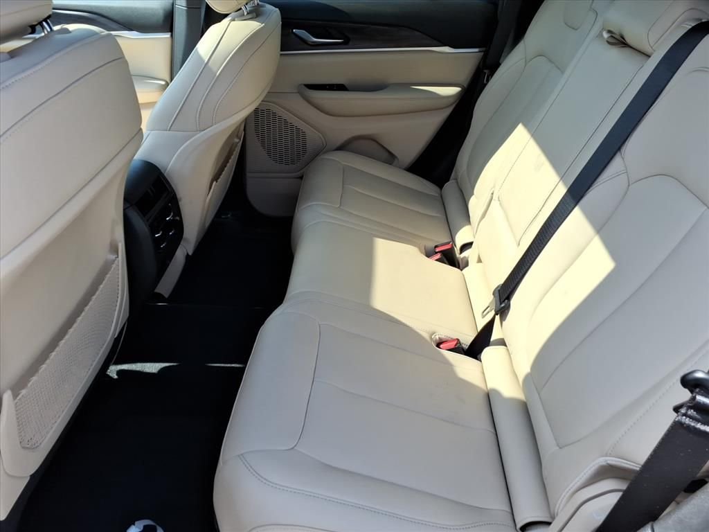 Used 2023 White Jeep Limited image 14