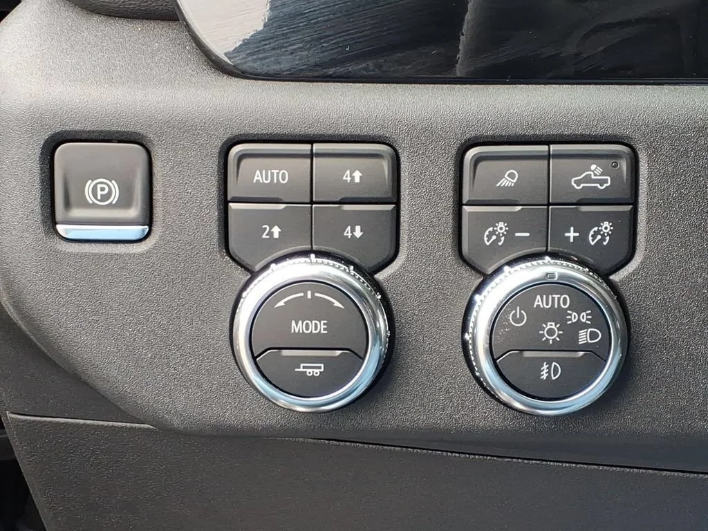 2025 GMC Sierra 2500HD SLT - Photo 11