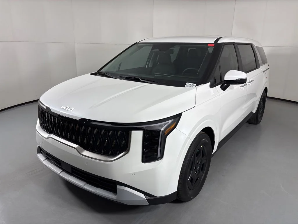 New 2026 White Kia LXS image 4