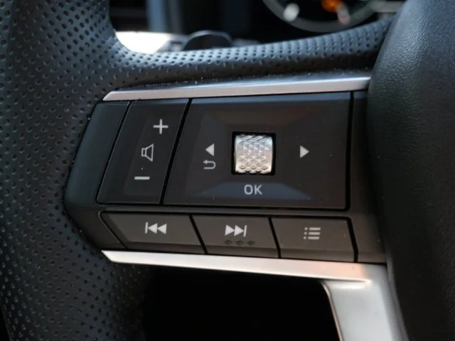 Certified Used 2025 Graphite Gray Mitsubishi SEL image 18