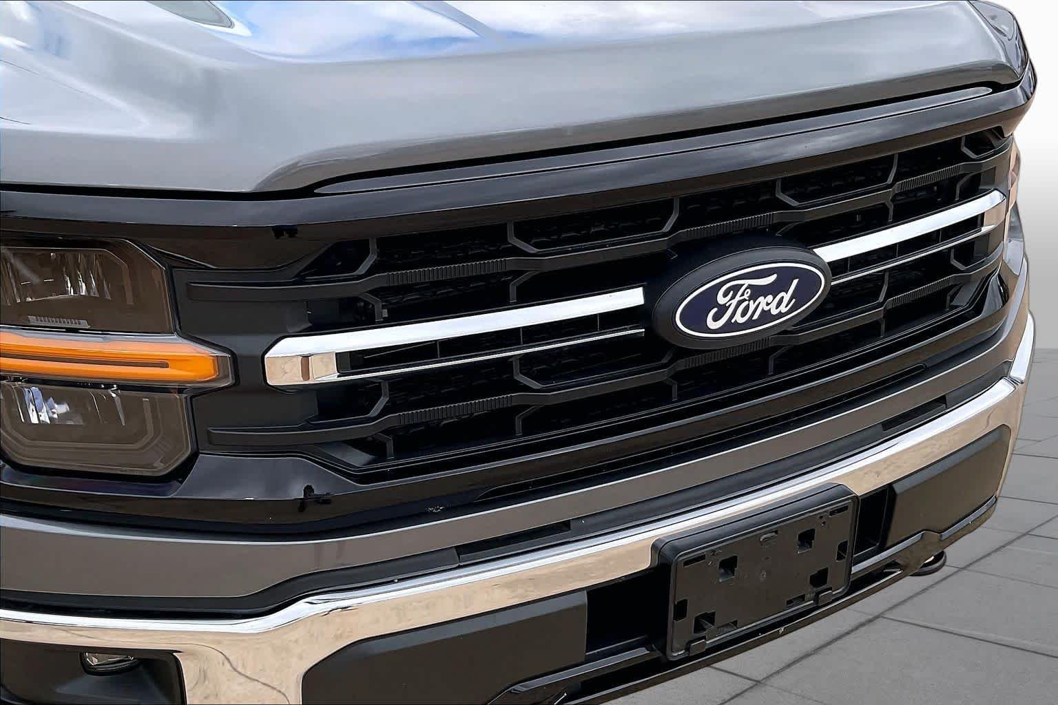 Used 2025 Carbonized Gray Ford XLT image 27