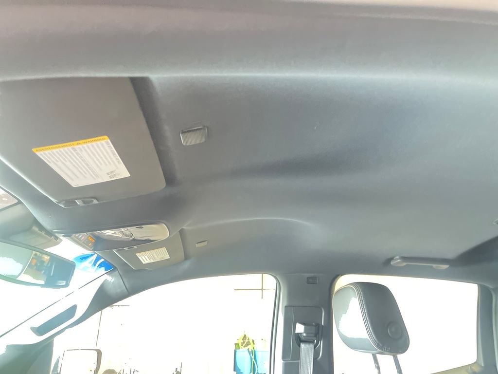 Used 2024 Silver GMC Denali image 21