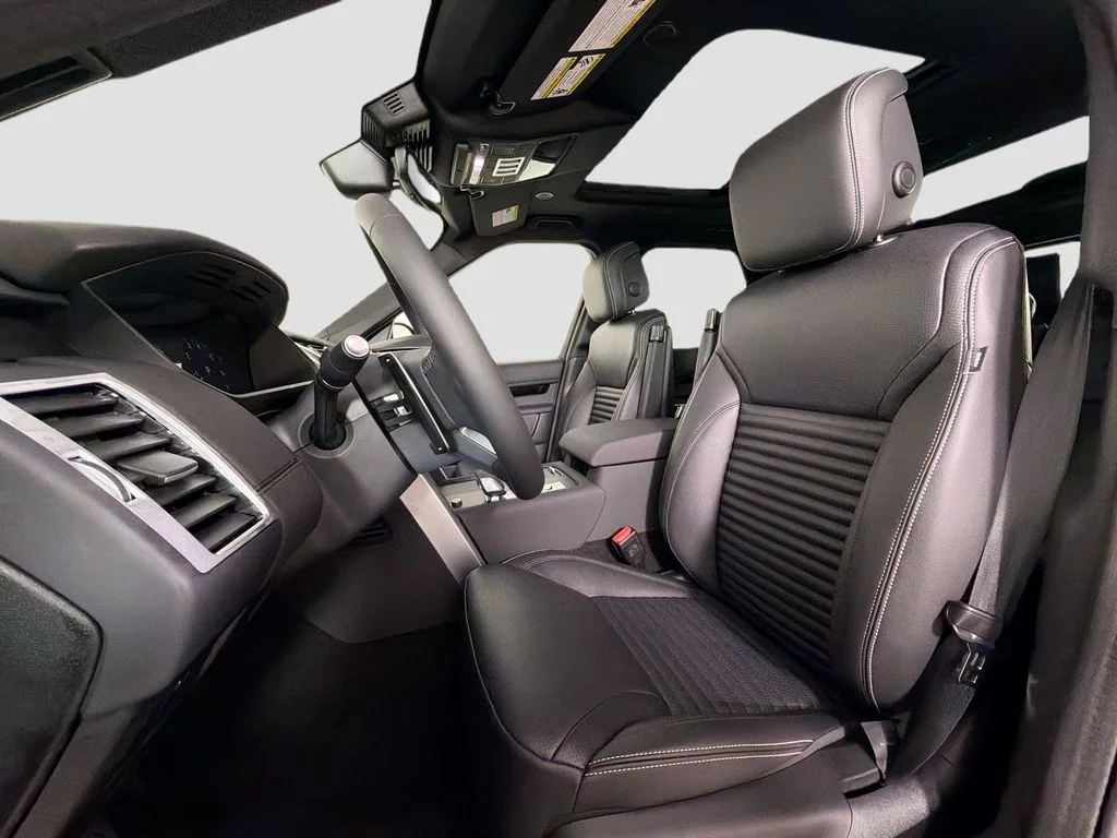 New 2026 Santorini Black Land Rover S image 22