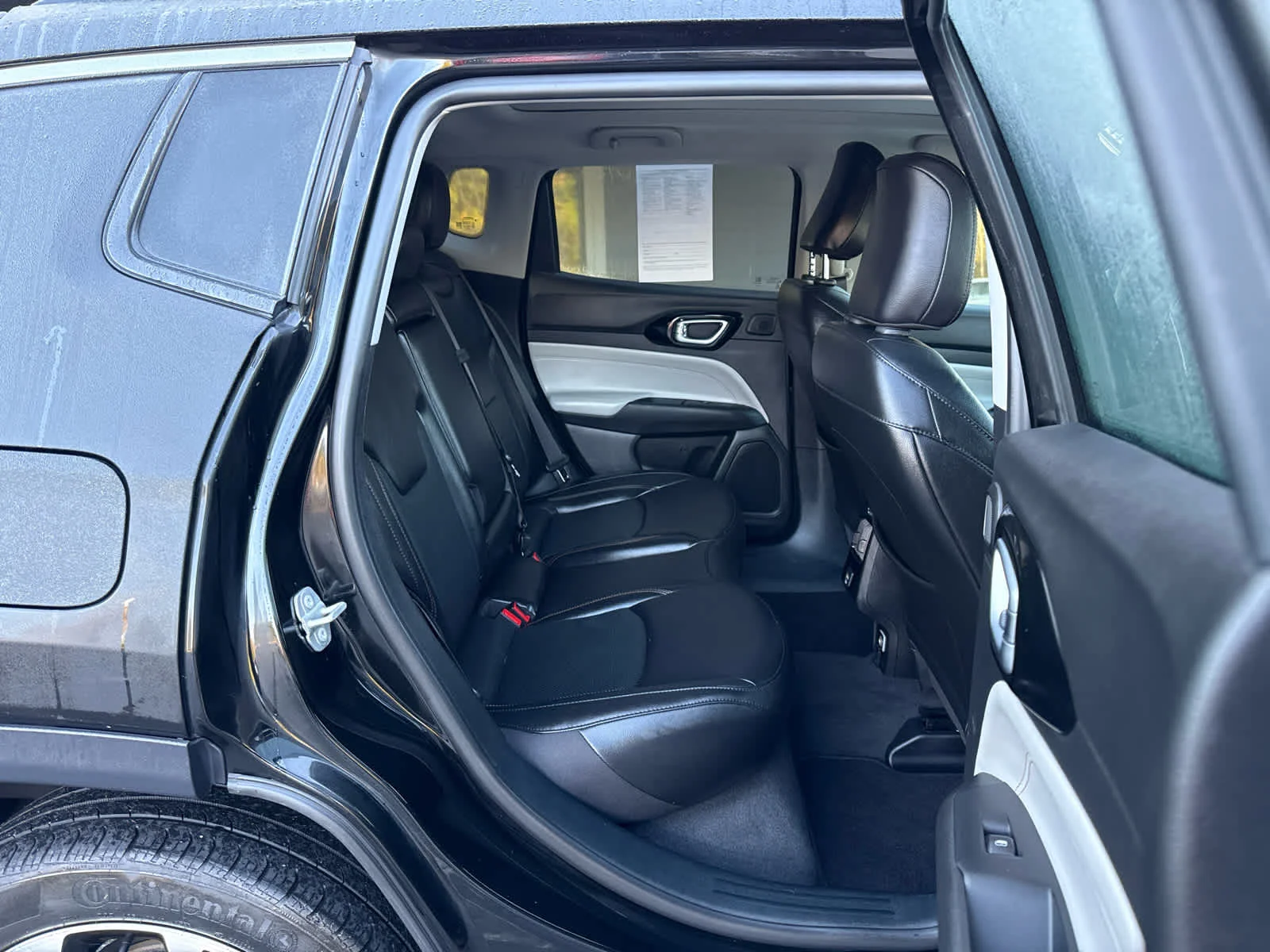 Used 2022 Diamond Black Crystal Pearlcoat Jeep Limited image 18